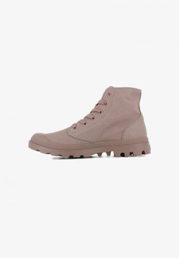 Ботинки на шнуровке