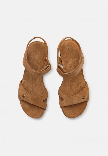 Босоножки на танкетке