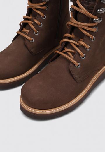 Сапожки на танкетке