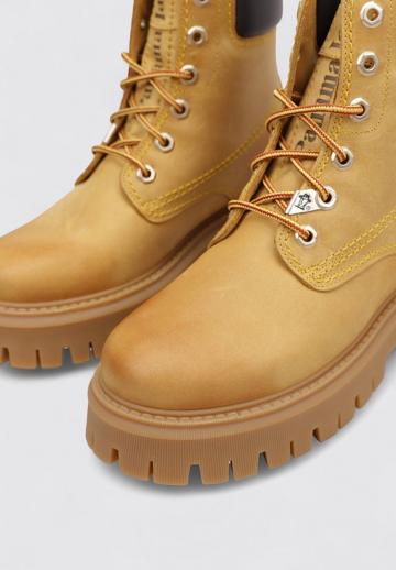 Ботинки на шнуровке