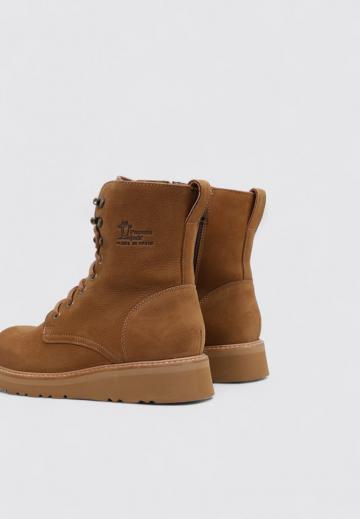 Сапожки на танкетке