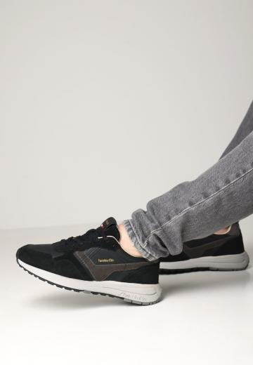 Тренировочные кроссовки