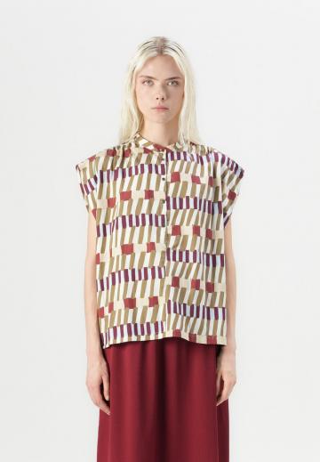 Блузка без рукавов