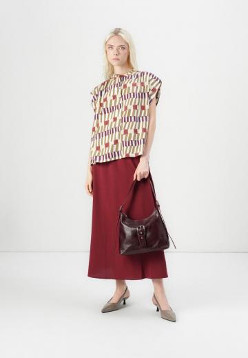 Блузка без рукавов