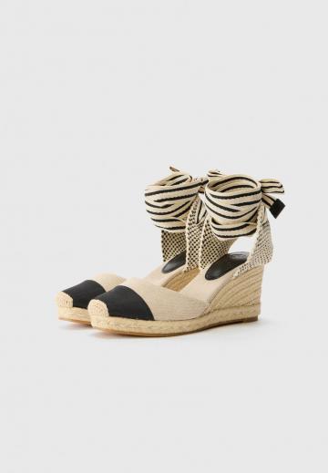 Гандбольные кроссовки