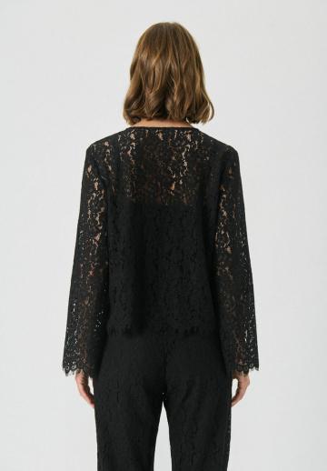 Кружевная блузка