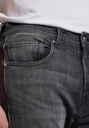 Узкие джинсы