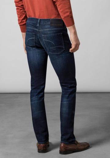 Узкие джинсы