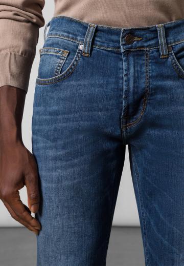 Узкие джинсы