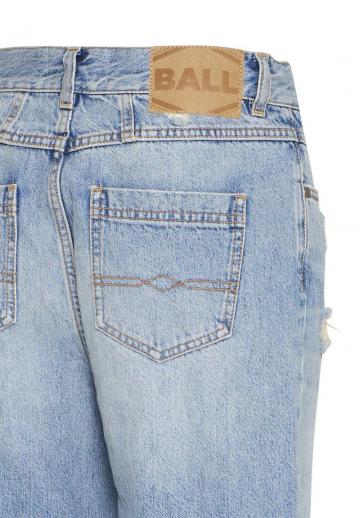 Прямые джинсы