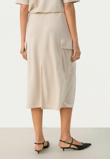 Юбка с накладными карманами