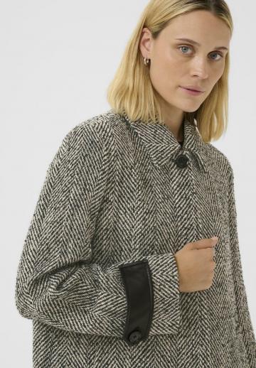 Шерстяное пальто