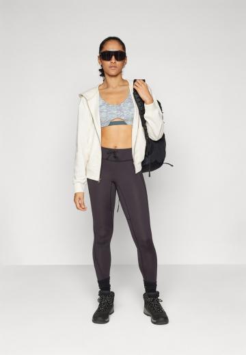 Спортивная толстовка