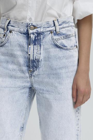 Прямые джинсы