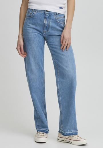 Прямые джинсы
