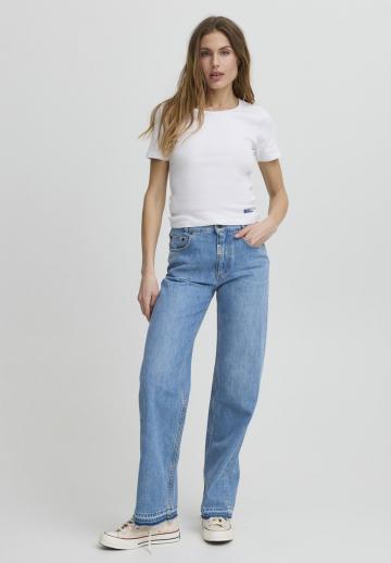Прямые джинсы