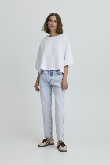 Прямые джинсы