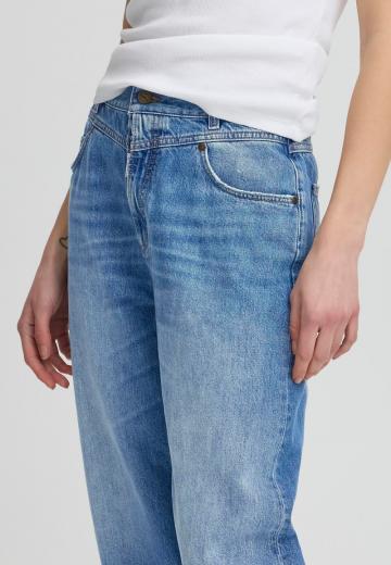 Прямые джинсы
