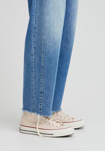 Прямые джинсы