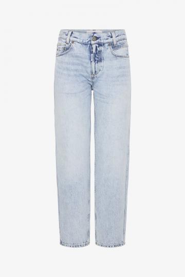 Прямые джинсы