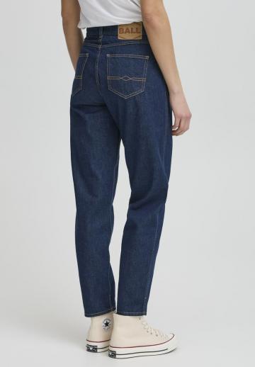 Короткие джинсы