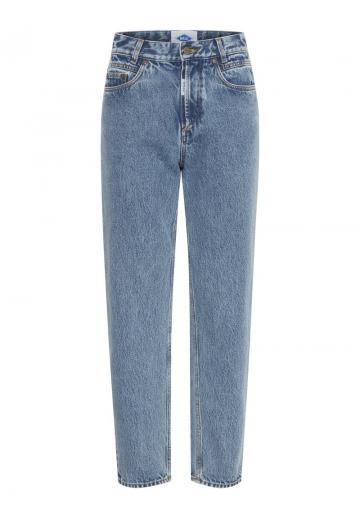 Узкие джинсы