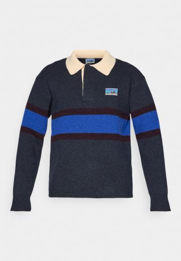 Спортивная кофта