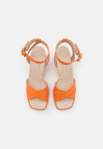 Гандбольные кроссовки