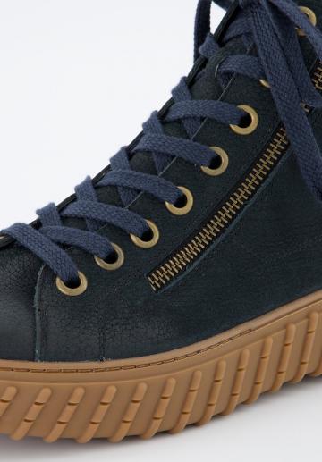 Ботинки на шнуровке