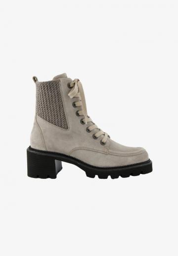 Ботинки на шнуровке