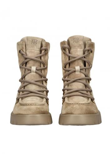 Ботинки на шнуровке