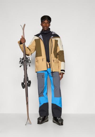 Сноубордическая куртка