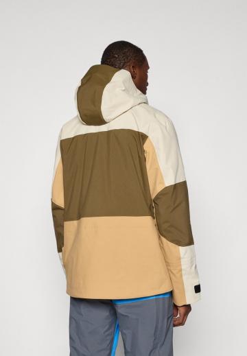 Сноубордическая куртка