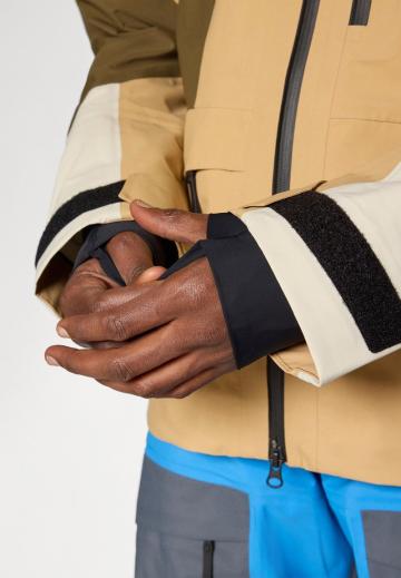 Сноубордическая куртка