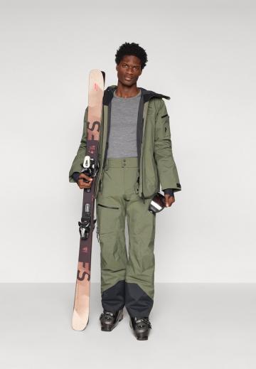 Сноубордическая куртка