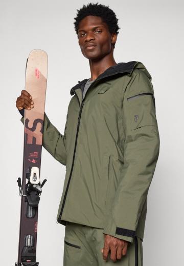 Сноубордическая куртка