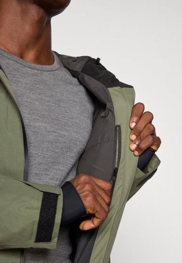 Сноубордическая куртка