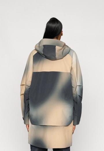 Спортивная куртка