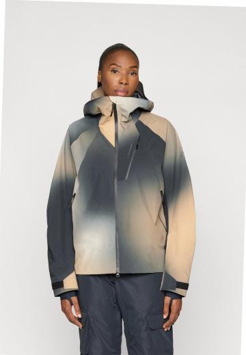 Спортивная куртка