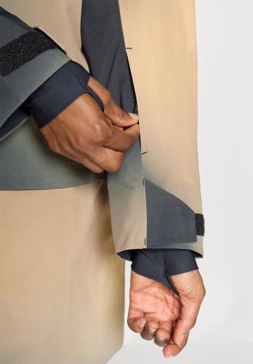 Спортивная куртка