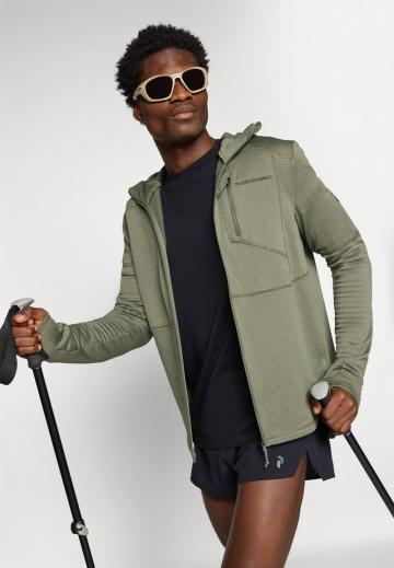 Спортивная кофта