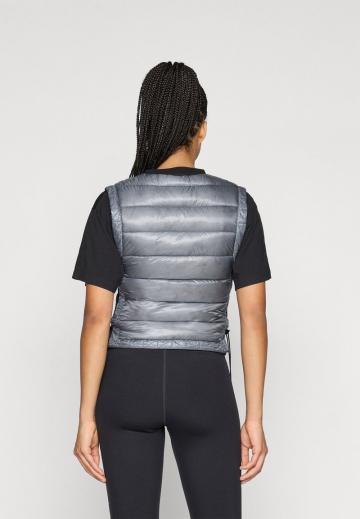 Пуховой жилет