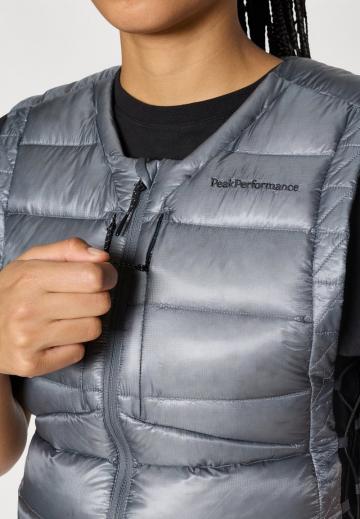 Пуховой жилет