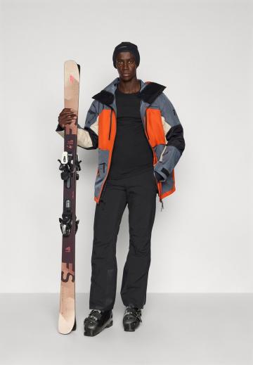 Сноубордическая куртка