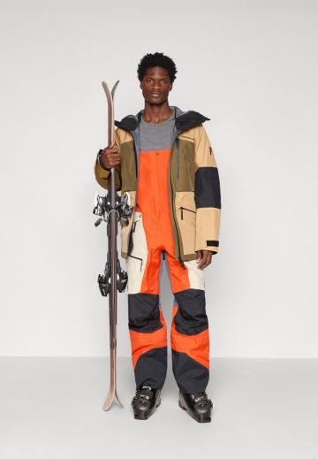 Сноубордическая куртка