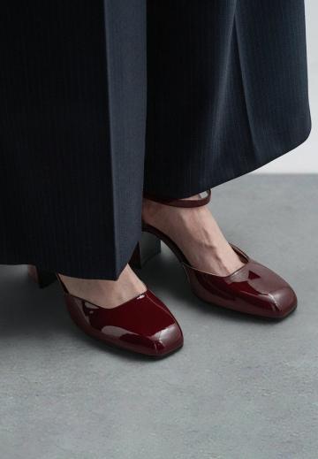 Туфли с ремешком