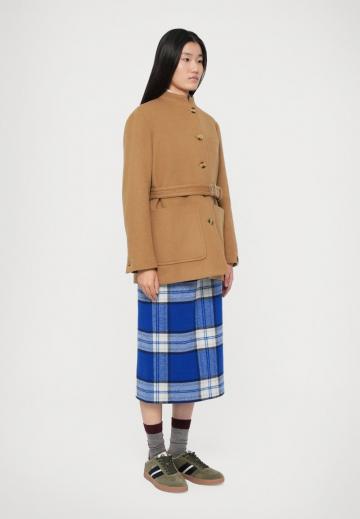 Короткое пальто