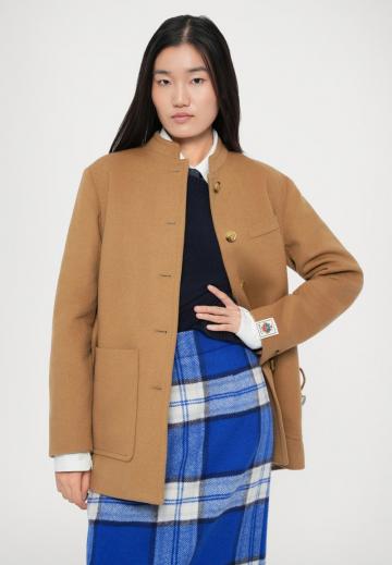 Короткое пальто