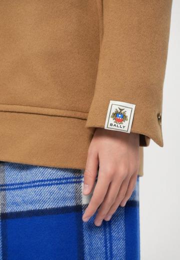 Короткое пальто