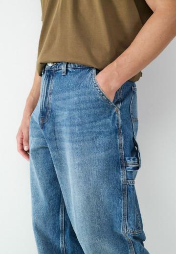 Прямые джинсы